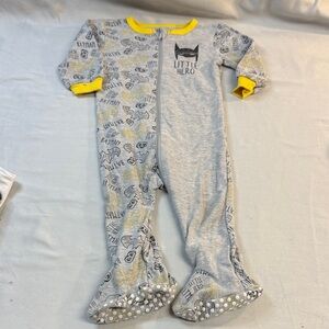 Batman - 12-18M - Grey and Yellow Kids One Piece Footie Sleeper/Onesie